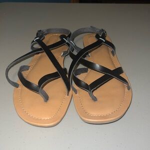 Size 8 American Eagle sandals. In good condition.